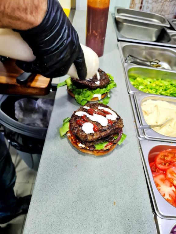 מאמי בורגר מאמי בורגר