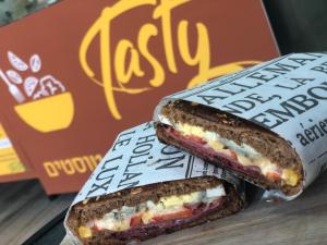 טייסטי tasty