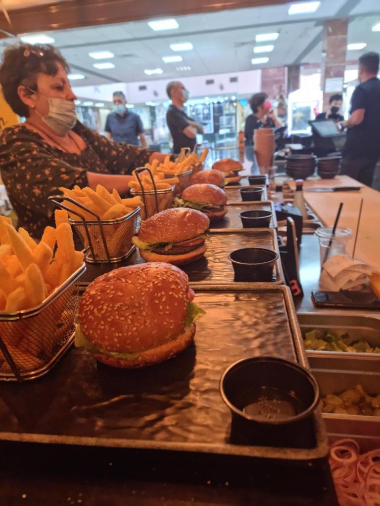 Yalla yalla איזה בורגר Yalla yalla איזה בורגר