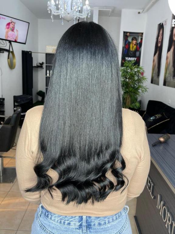 מוריאל מרדכי שיער ושיזוף מוריאל מרדכי שיער ושיזוף