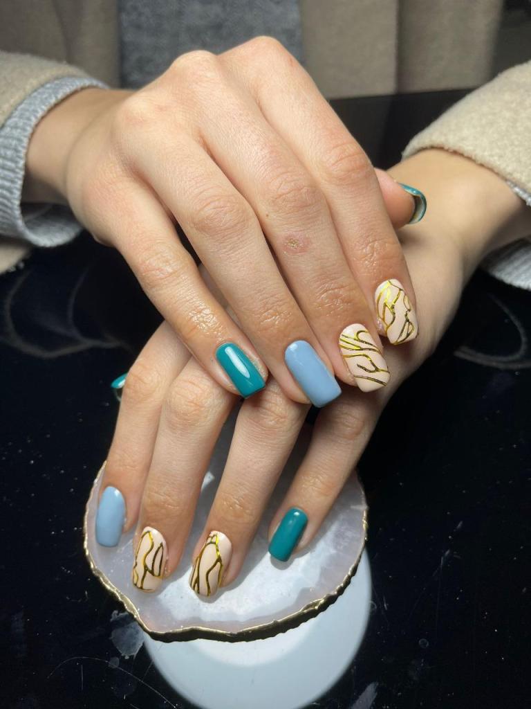 אופק עיצוב ציפורניים אופק עיצוב ציפורניים