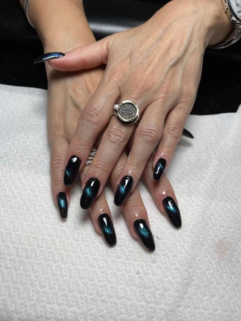 אופק עיצוב ציפורניים אופק עיצוב ציפורניים