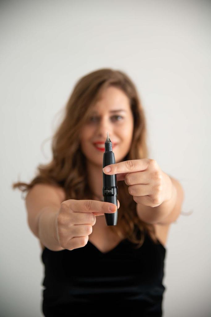 JR BEAUTY STUDIO JR BEAUTY STUDIO