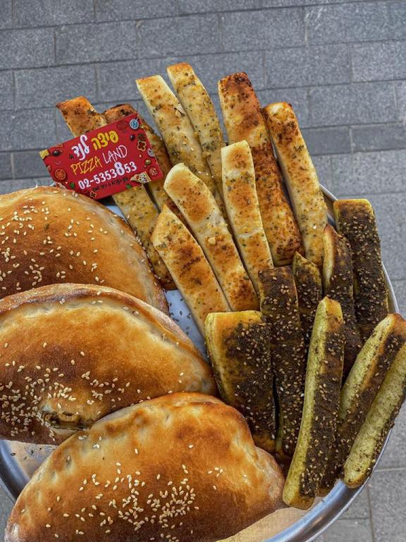 פיצה לנד שלי פיצה לנד שלי