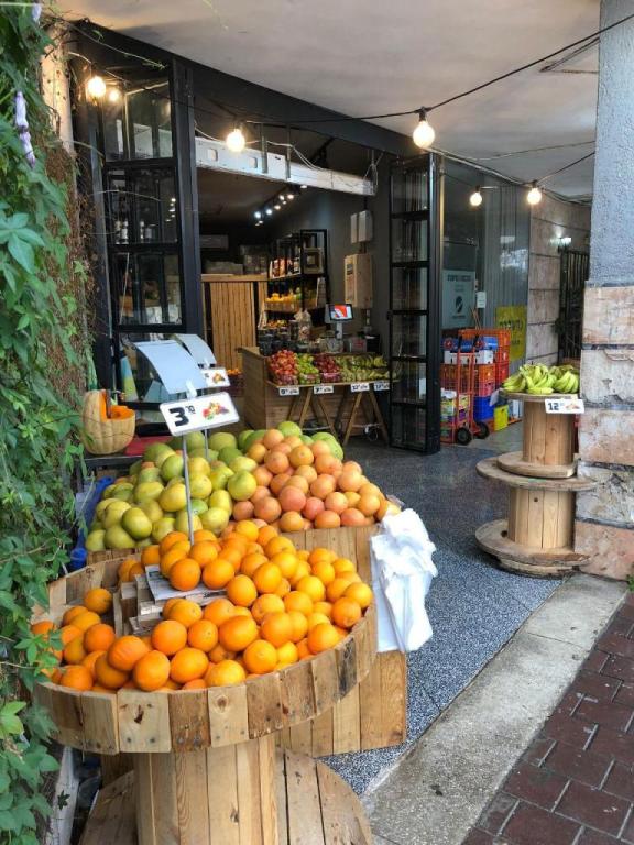 דובדבן פירות וירקות דובדבן פירות וירקות