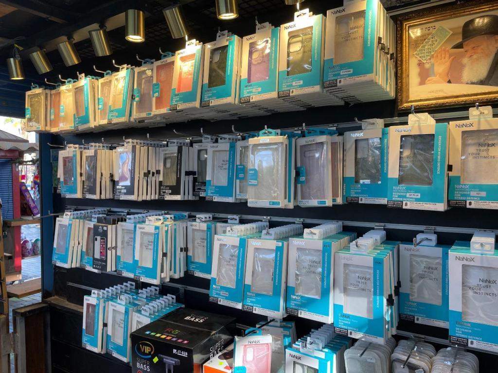 יוסף גאג'דטים בטיילת יוסף גאג'דטים בטיילת