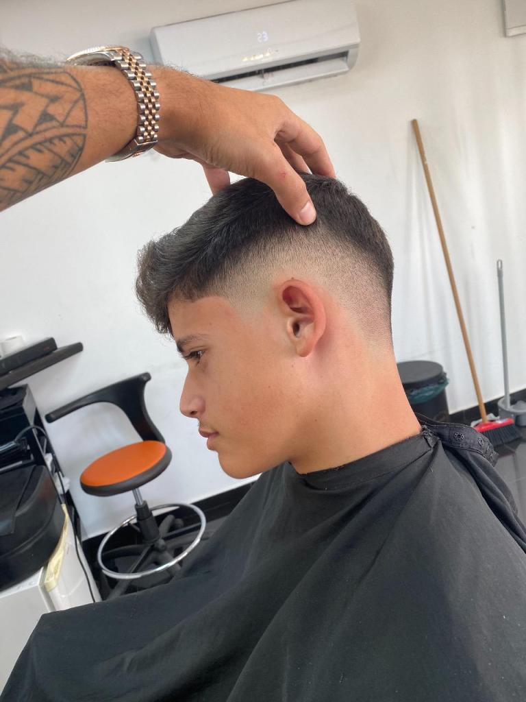 נדב עיצוב שיער נדב עיצוב שיער