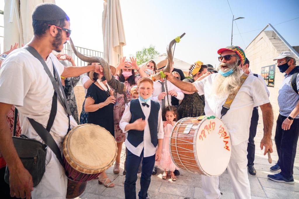 אדם בר צילום אדם בר צילום