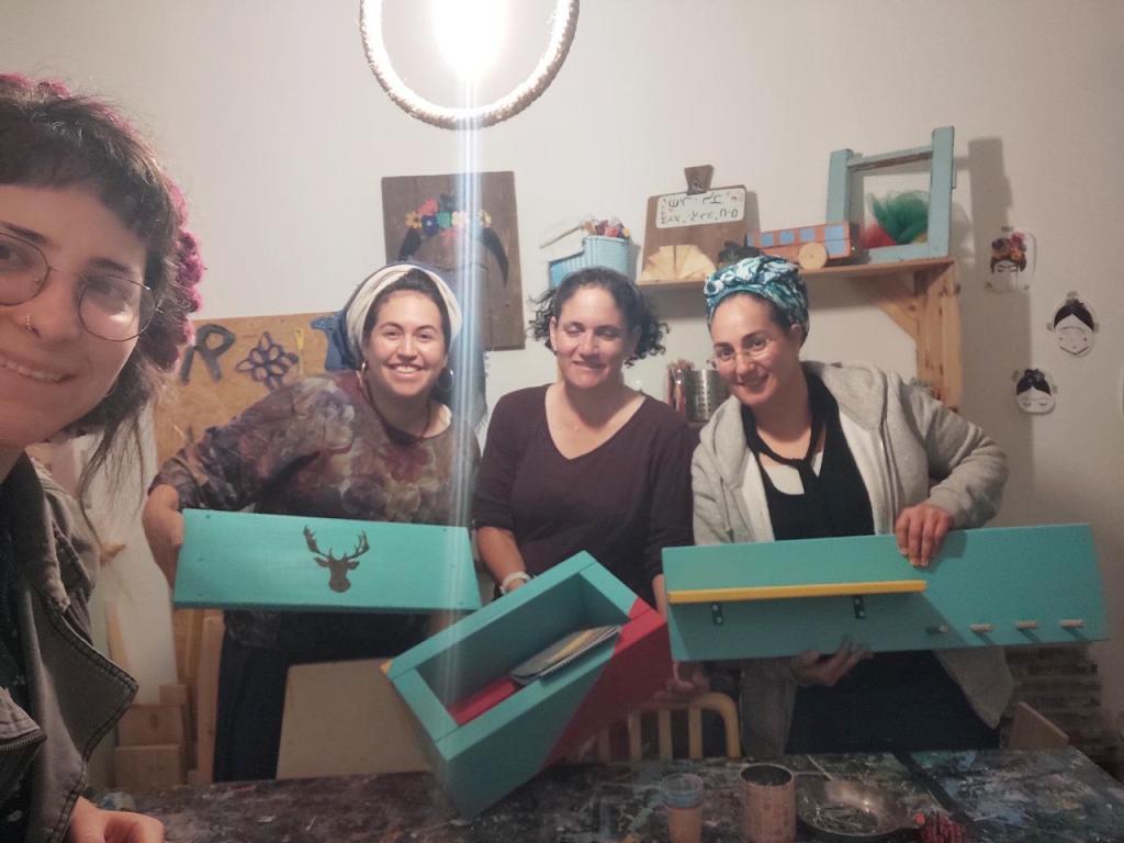 שירי לב סטודיו לעץ וDIY שירי לב סטודיו לעץ וDIY