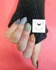 Noya's magic nails