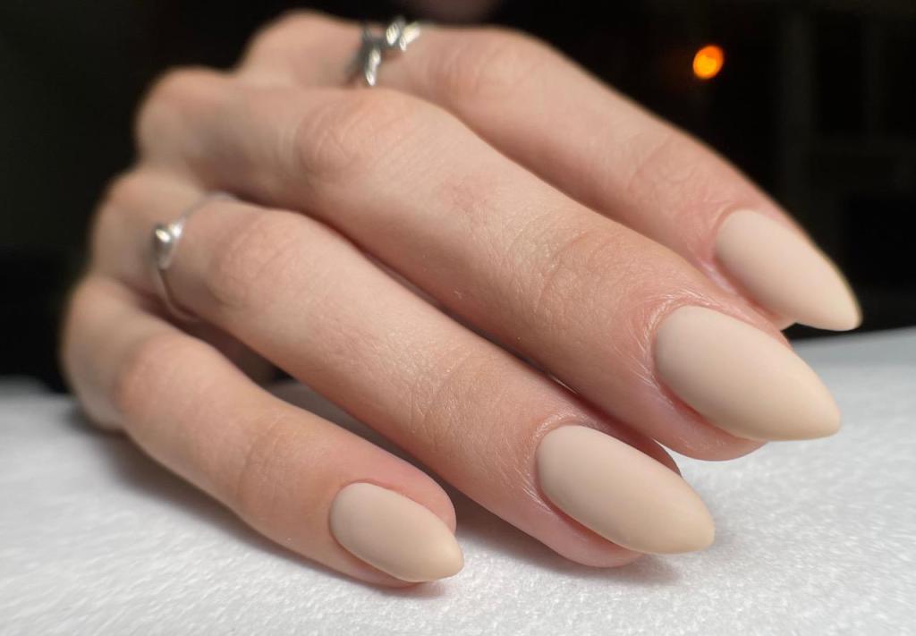 מאי ציפורניים מאי ציפורניים