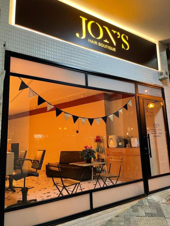 Jon's Hair Boutique Jon's Hair Boutique