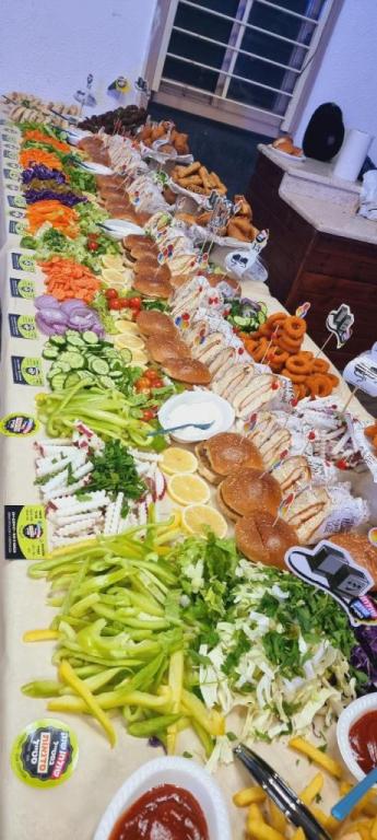 שולחן שוק בסטייל שולחן שוק בסטייל