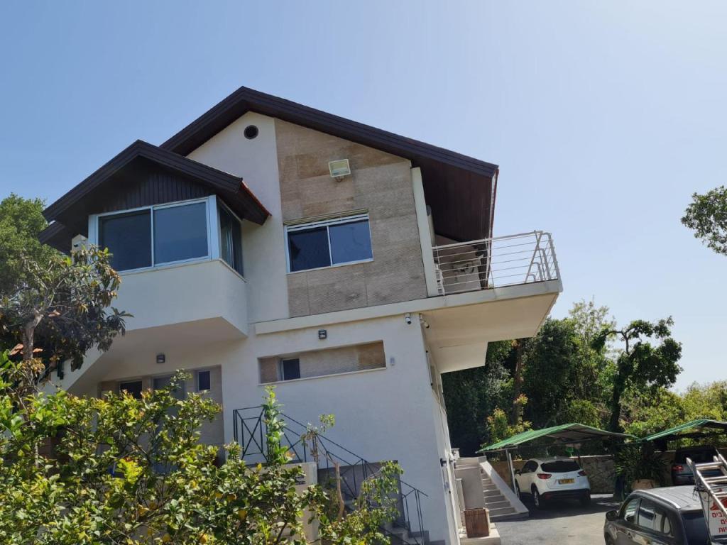 שובל עזאני גגות רעפים שובל עזאני גגות רעפים