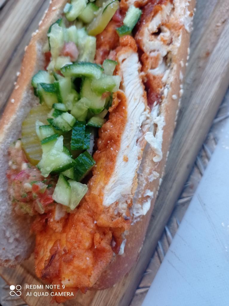 שורלה אוכלים על הדרך שורלה אוכלים על הדרך