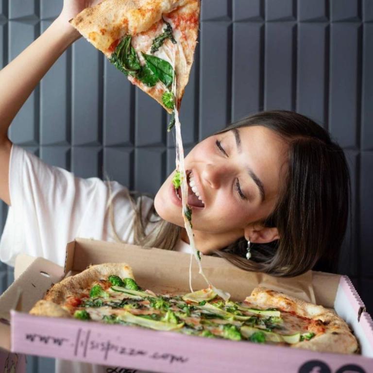 האחות הקטנה Lilsis PIZZA האחות הקטנה Lilsis PIZZA