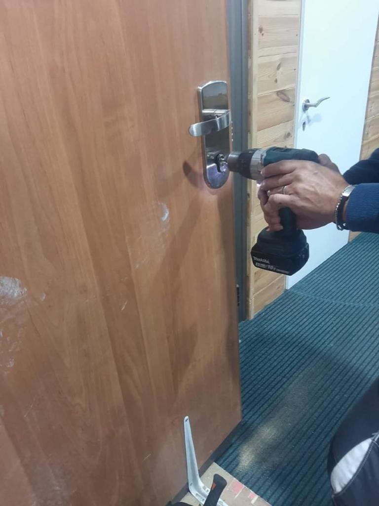 שושה המנעולן שושה המנעולן