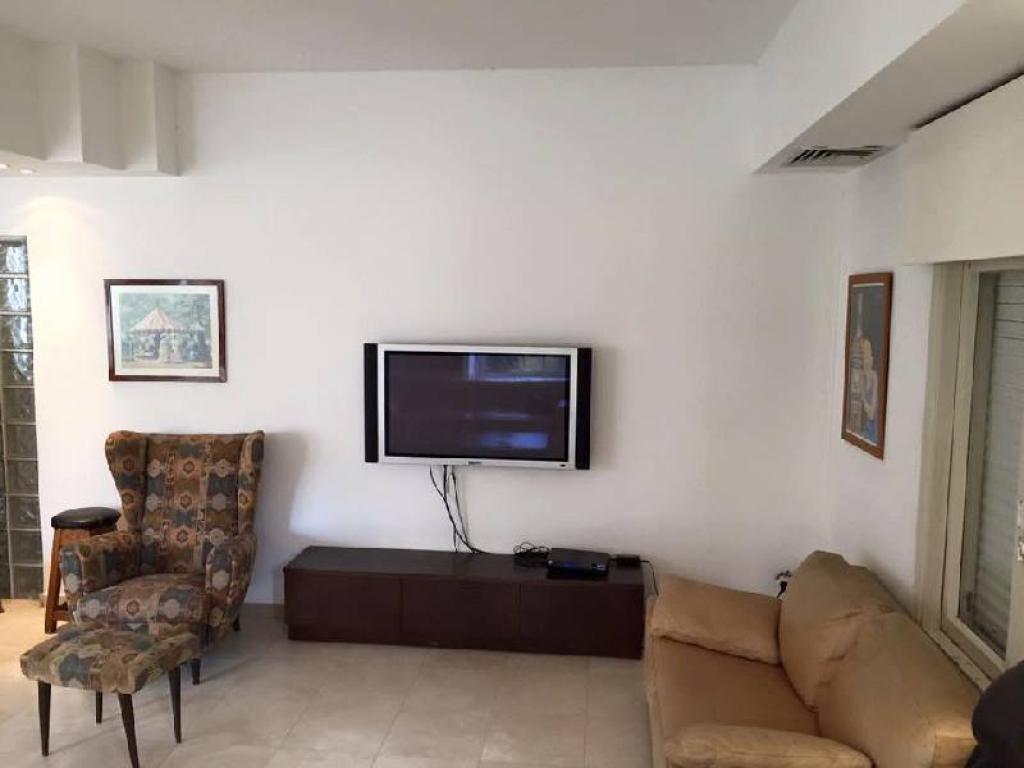 ניופלייס נדלן ניופלייס נדלן