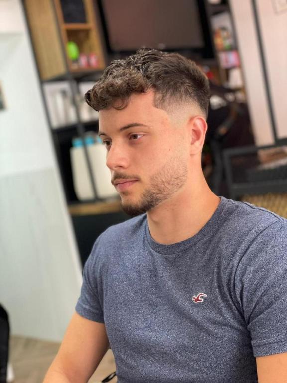 BEN LUGASI HAIRSALON BEN LUGASI HAIRSALON