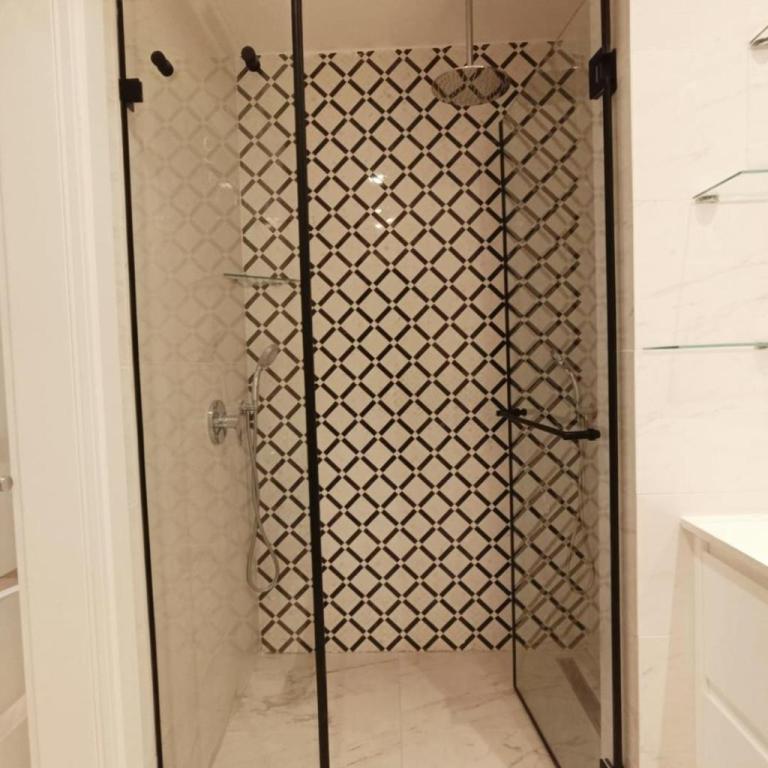 יוניק מקלחונים יוניק מקלחונים