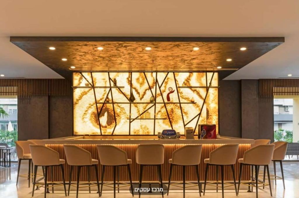 מובי דיל מובי דיל