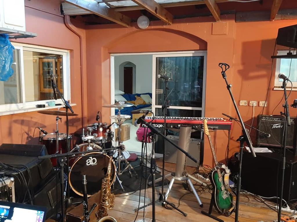 להקת נושאי הכלים להקת נושאי הכלים