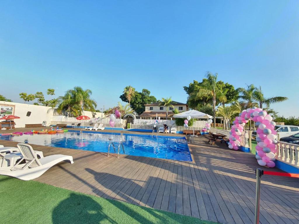 אחוזה בכפר אחוזה בכפר