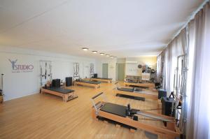 Ystudio פילאטיס מכשירים