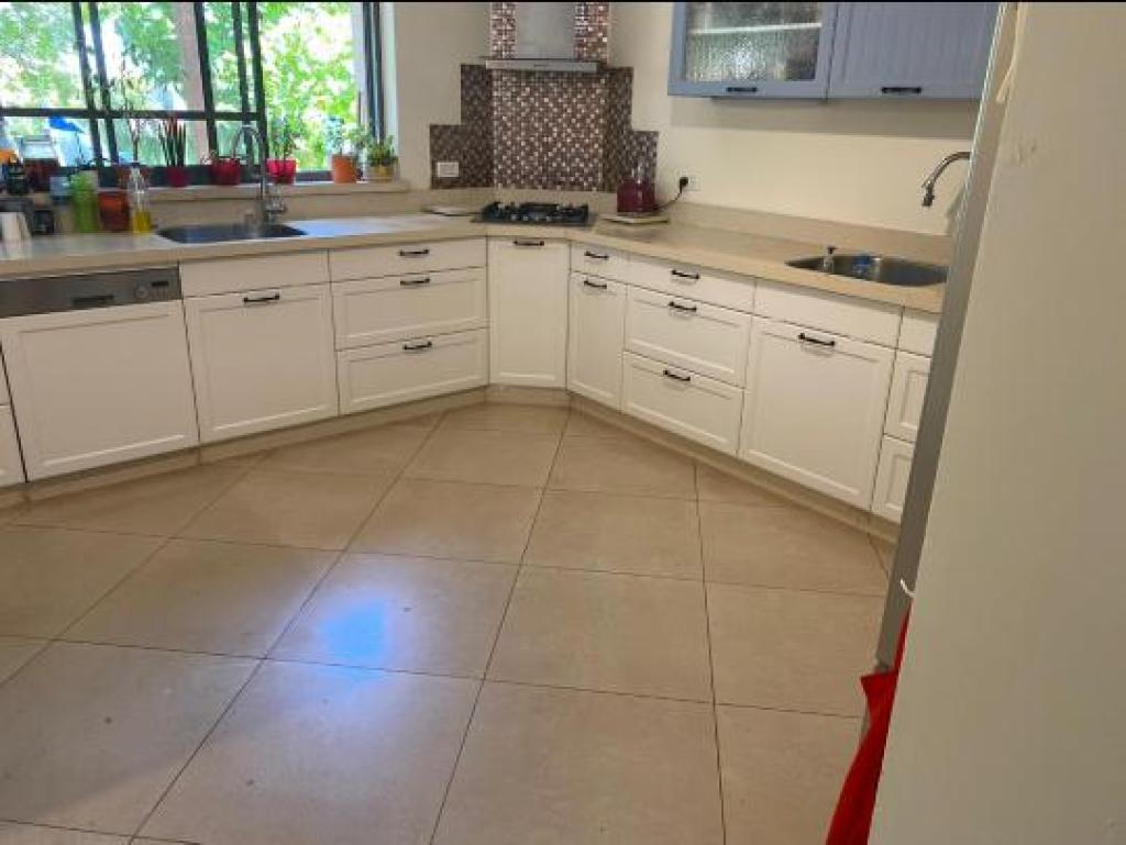 בית אורצ'רד דלתות מטבח בית אורצ'רד דלתות מטבח