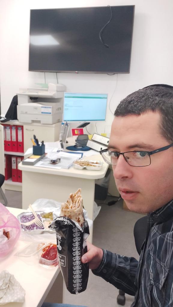 חזן מרכז השווארמה חזן מרכז השווארמה