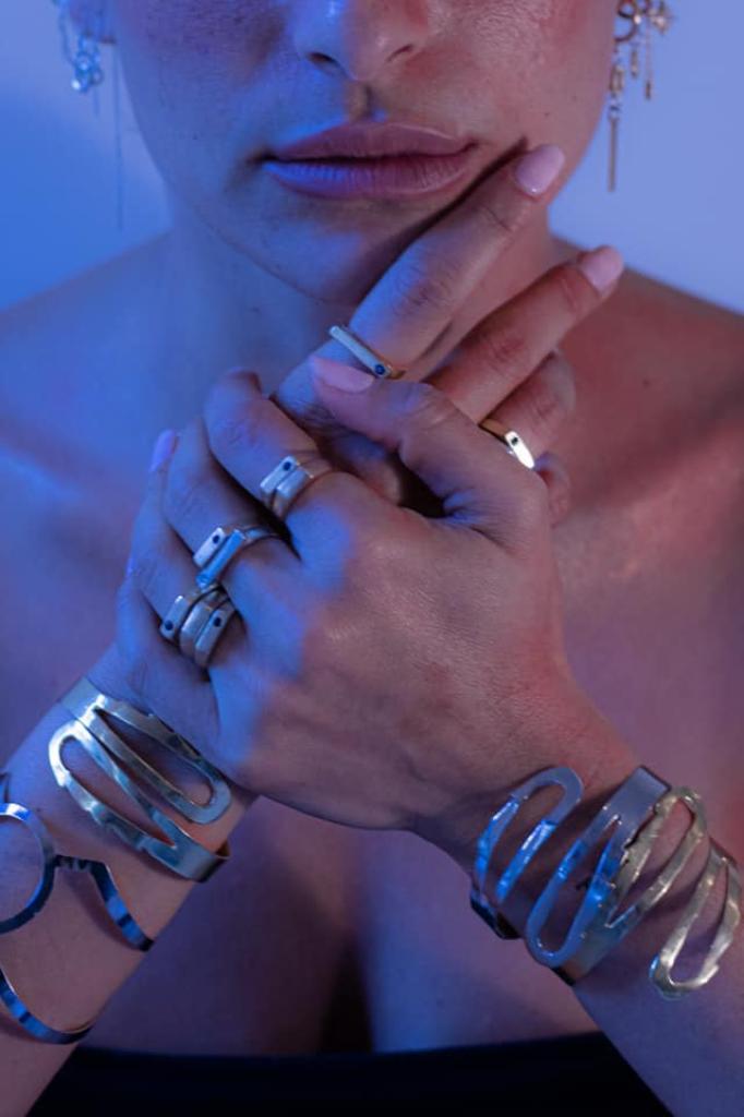 קרן מור עיצוב תכשיטים סרוגים קרן מור עיצוב תכשיטים סרוגים