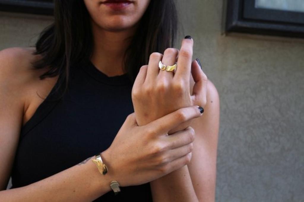 קרן מור עיצוב תכשיטים סרוגים קרן מור עיצוב תכשיטים סרוגים