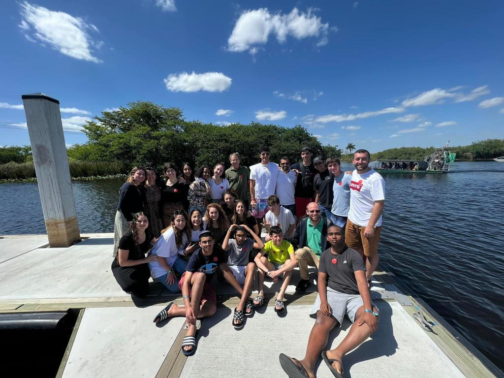 בית הילדים צבע אלעזרקי בית הילדים צבע אלעזרקי