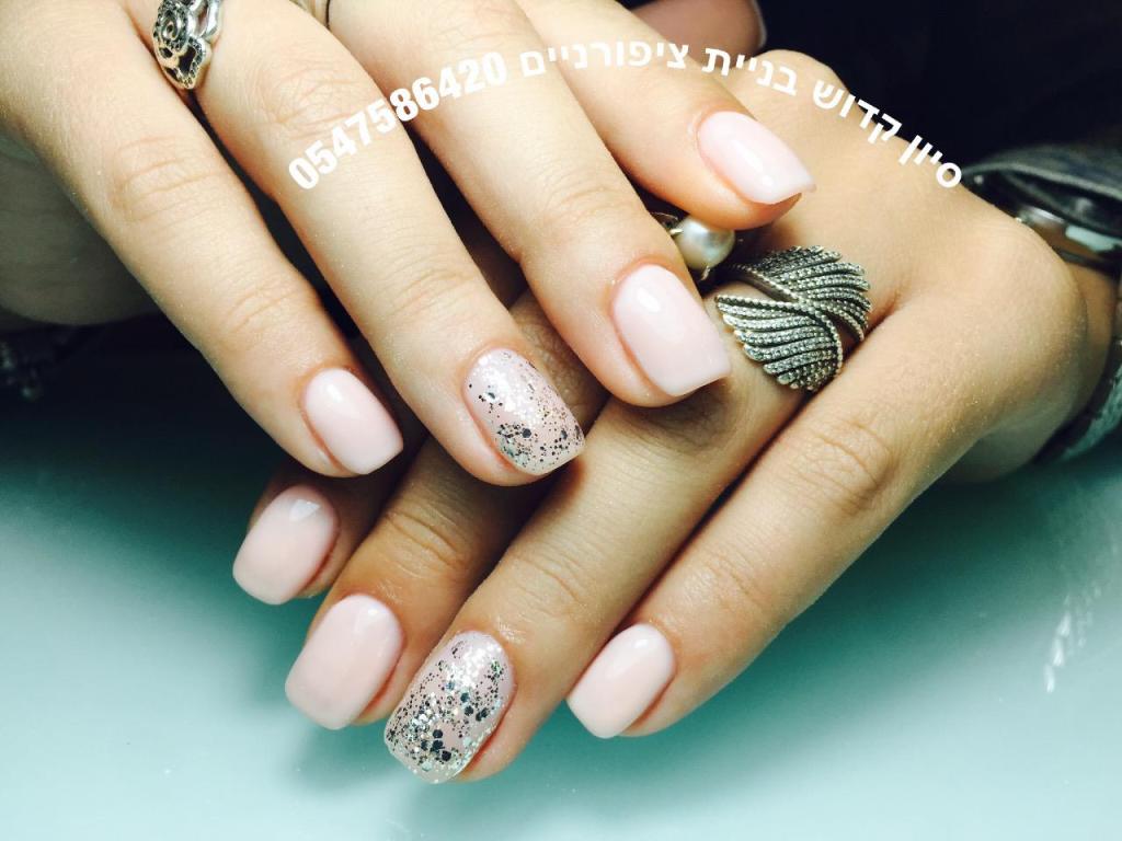 סיון קדוש בניית ציפורניים סיון קדוש בניית ציפורניים