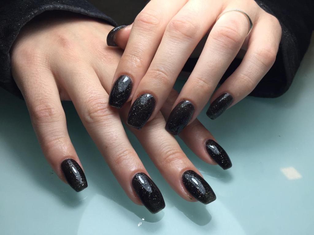 סיון קדוש בניית ציפורניים סיון קדוש בניית ציפורניים