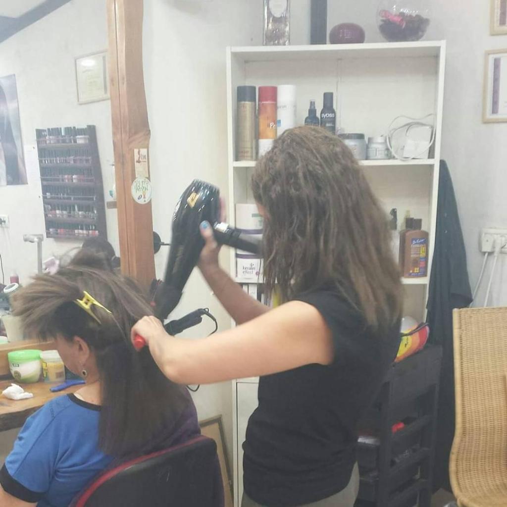 סיגל שרקת עיצוב שיער סיגל שרקת עיצוב שיער