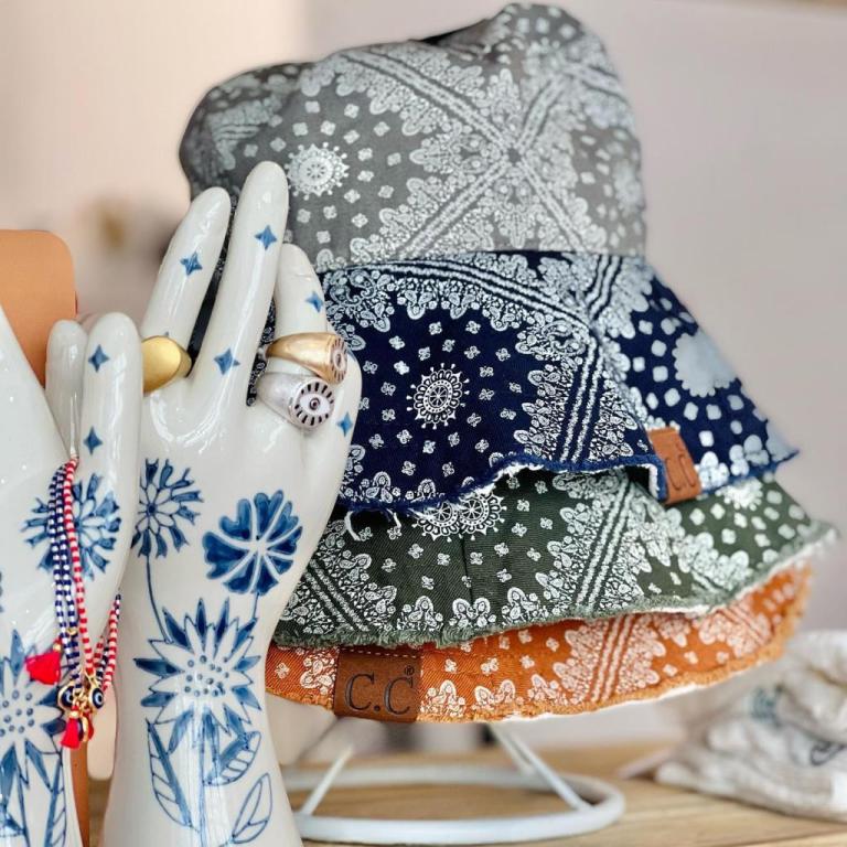 LOVE & LIBBY LOVE & LIBBY