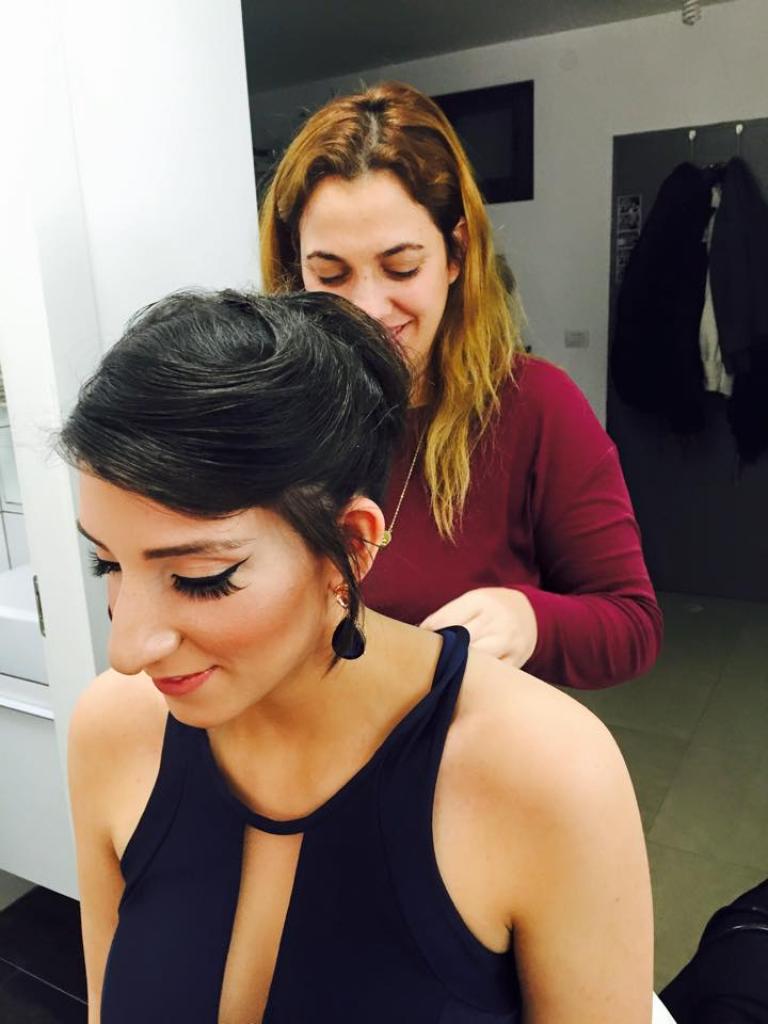 קרן מאפרת ומעצבת שיער קרן מאפרת ומעצבת שיער