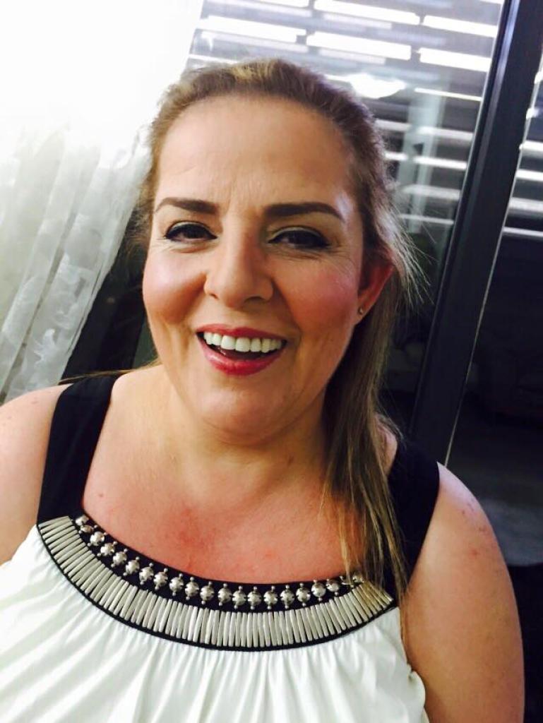 קרן מאפרת ומעצבת שיער קרן מאפרת ומעצבת שיער