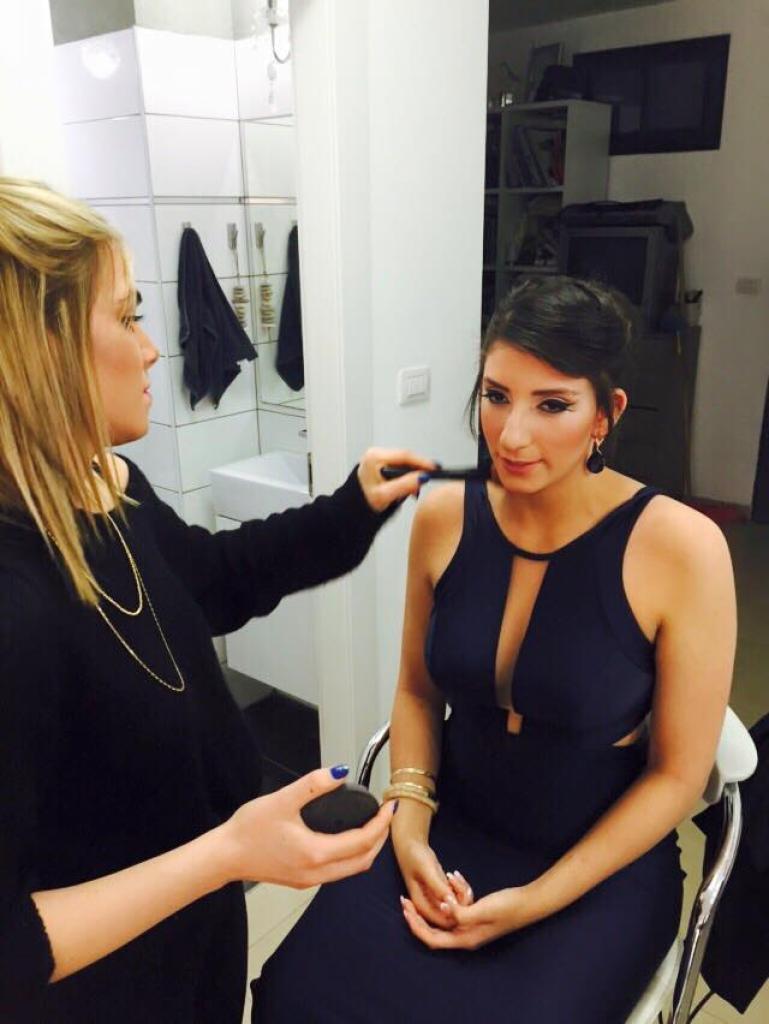 קרן מאפרת ומעצבת שיער קרן מאפרת ומעצבת שיער