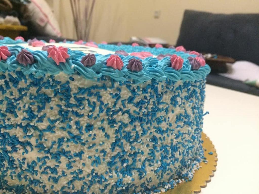 שניקייקס עוגות מעוצבות קצפת שניקייקס עוגות מעוצבות קצפת