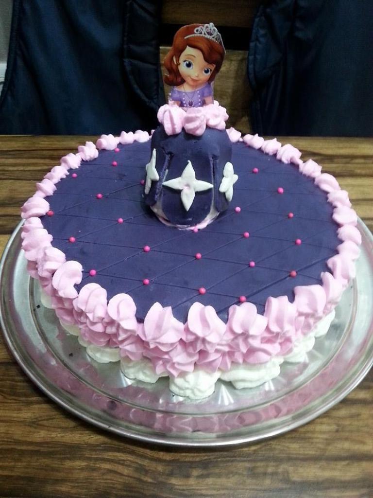 עוגות בצק סוכר עוגות בצק סוכר