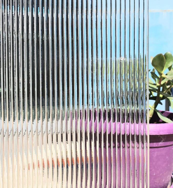 טל תריס טל תריס