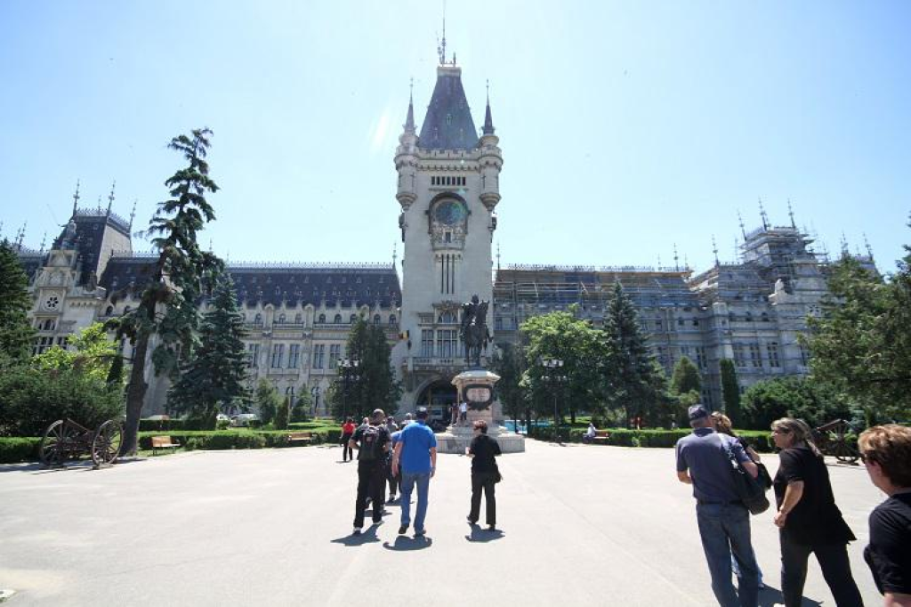 אדריאן מ שירותי תיירות אדריאן מ שירותי תיירות