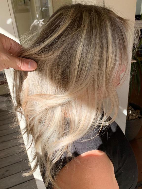 מספרת אלירן הרוש מספרת אלירן הרוש