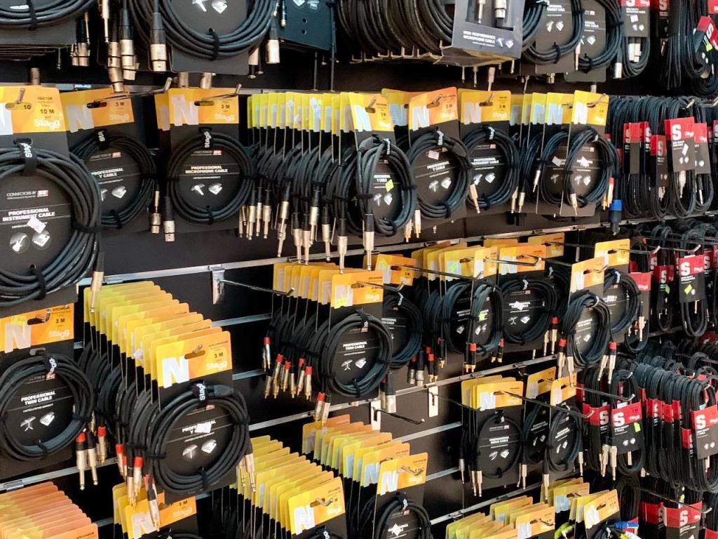 שלמון כלי נגינה שלמון כלי נגינה