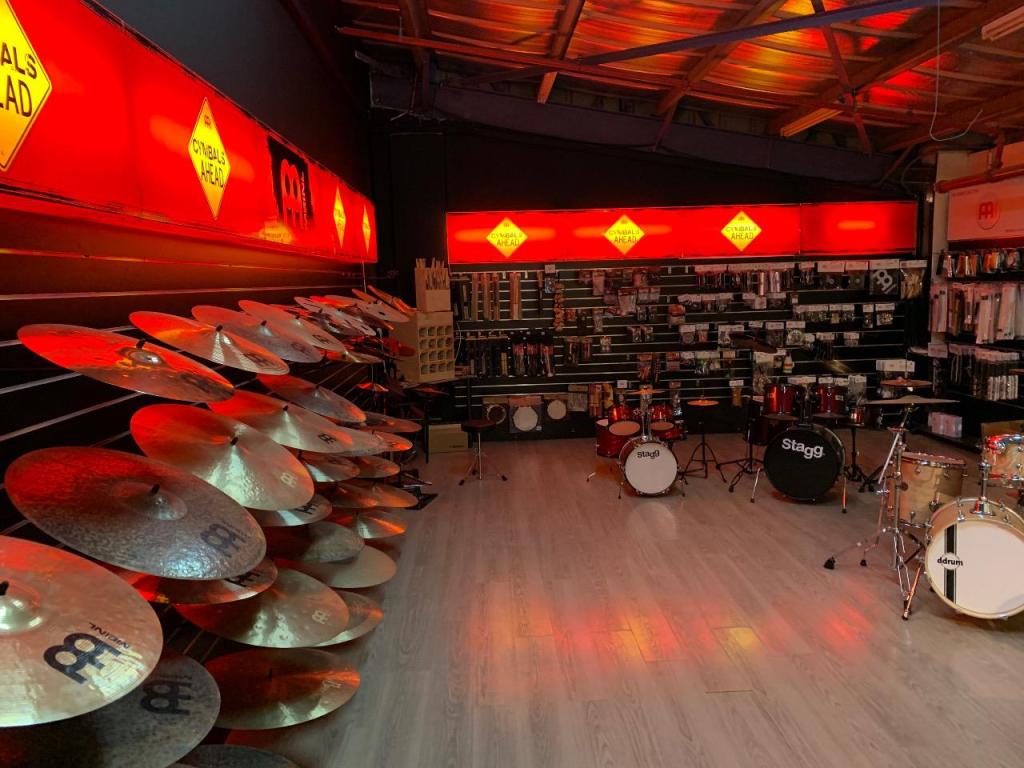 שלמון כלי נגינה שלמון כלי נגינה