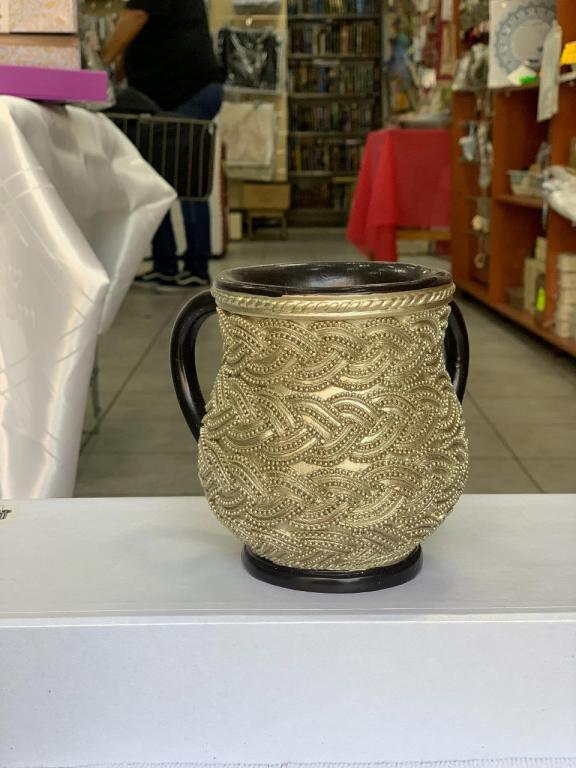 אייל תשמישי קדושה אייל תשמישי קדושה