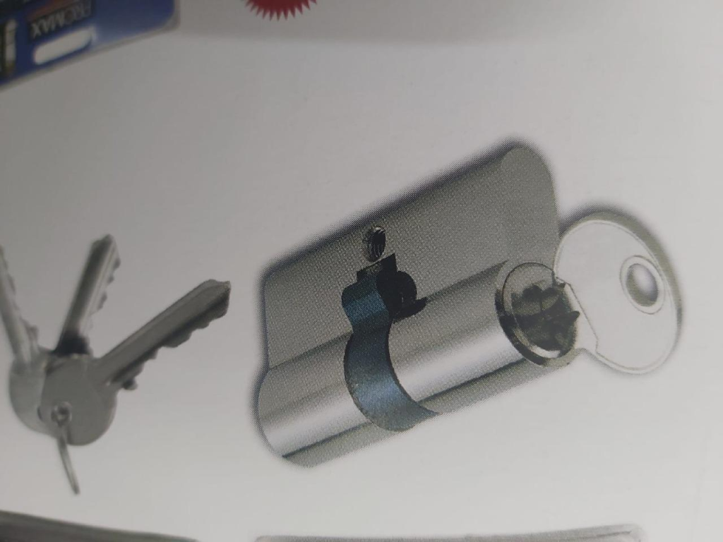 מנעול ודלת יוסי דאבוש מנעול ודלת יוסי דאבוש