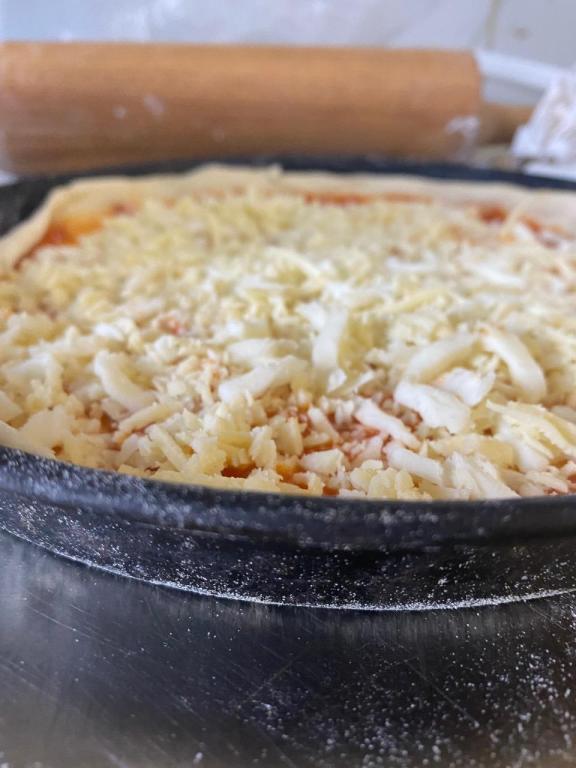 גולדה בחצר גולדה בחצר